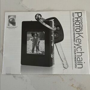 Innovage Black Digital Photo Keychain